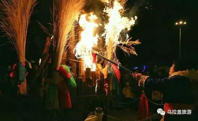乌拉盖管理区举办小年“祭火”仪式迎新春