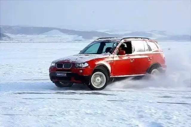 乌拉盖又下雪啦，8项绝技保你冰雪路面开车旅游